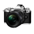Фотоаппарат Olympus OM-D E-M5 II Kit 12-40mm, серебро Фотоаппарат Olympus OM-D E-M5 II Kit 12-40mm, серебро