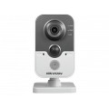 IP-камера Hikvision DS-2CD2422FWD-IW 2.8-2.8мм цветная IP-камера Hikvision DS-2CD2422FWD-IW 2.8-2.8мм цветная